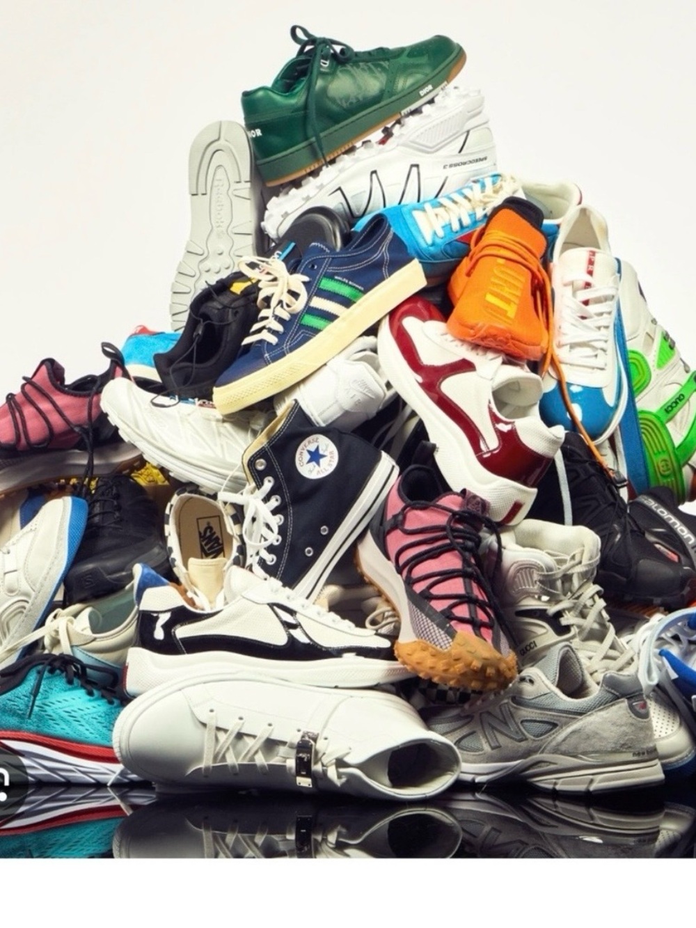 Men’s and  women’s sneakers for live shows